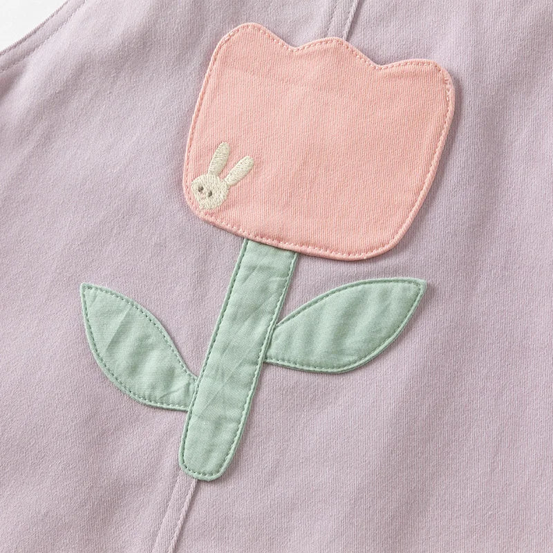 Vestido Jardineira Infantil Lilás - Flor com Coelhinho Fofo