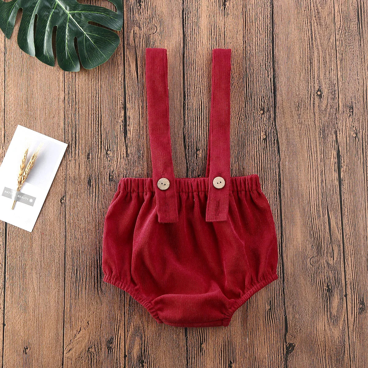 Short soft com suspensórios