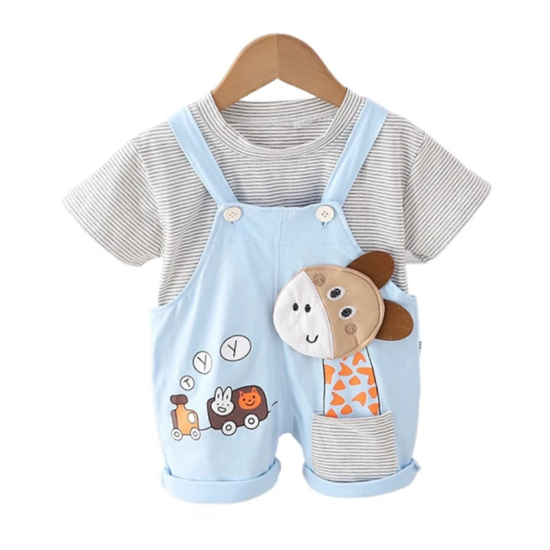 encante seu pequeno com o Conjunto Infantil Verão! Com uma camiseta listrada super estilosa e uma jardineira confortável, é perfeito para os dias ensolarados. Deixe seu filho cheio de charme e conforto com este conjunto de 2 peças!