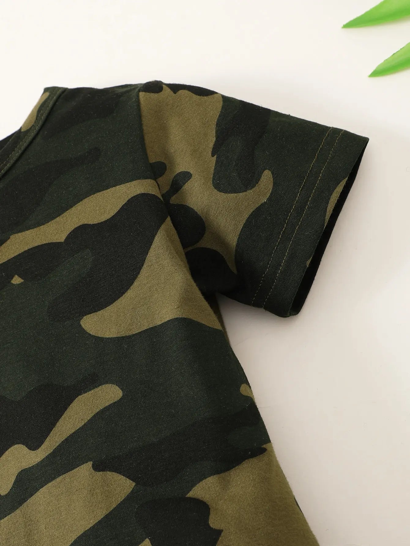 Conjunto Camuflado Infantil - Camiseta e Shorts Verão