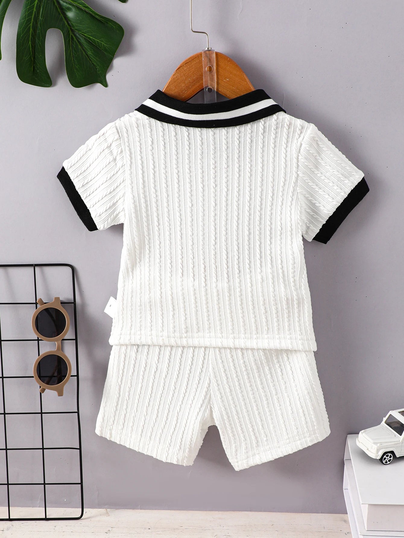Conjunto Verão Infantil - Camiseta e Shorts Elegantes