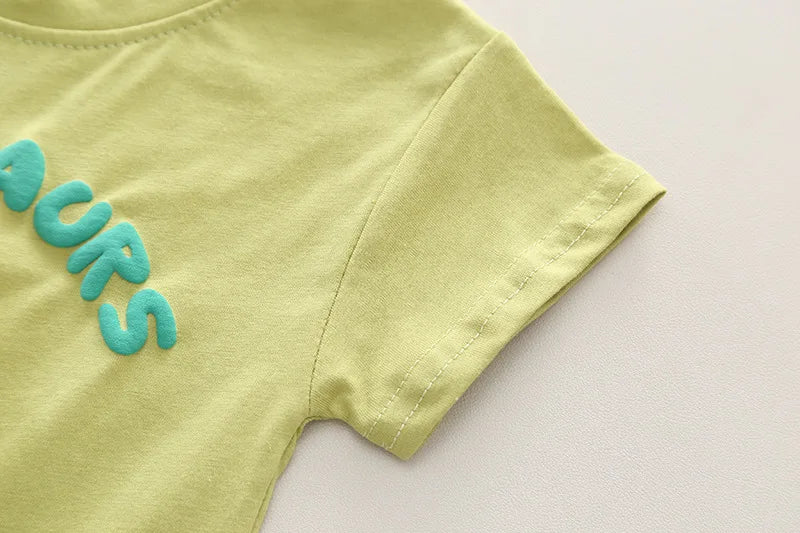 Conjunto Bebê Menino - Camiseta e Shorts Estampa Dinossauro (2 Peças)