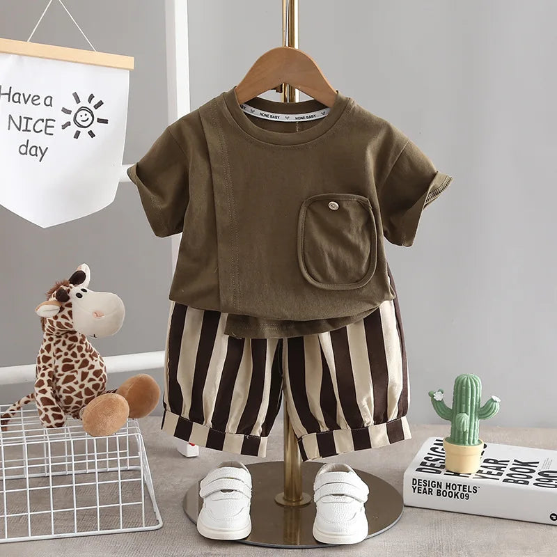 Conjunto Infantil Verão - Camiseta de Algodão e Shorts Listrado (2 Peças)