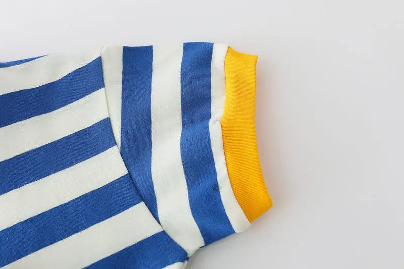 Conjunto Infantil Verão - Camiseta Foguete e Shorts Listrado (2 Peças)