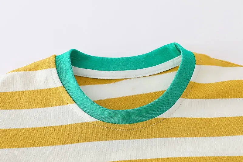 Conjunto Infantil Verão - Camiseta Foguete e Shorts Listrado (2 Peças)