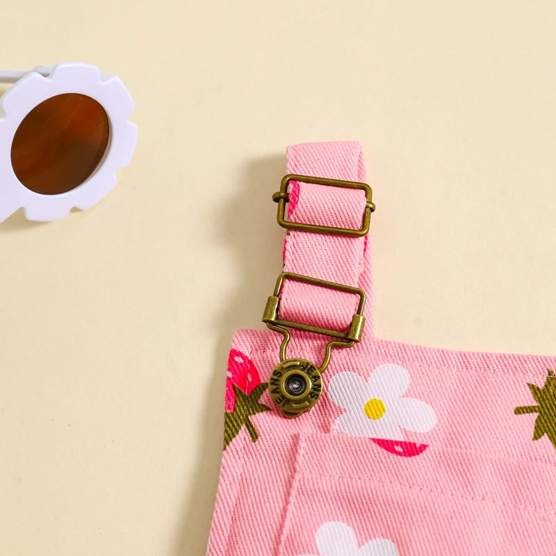 Jardineira Infantil Menina - Jeans com Estampa de Flores e Morangos