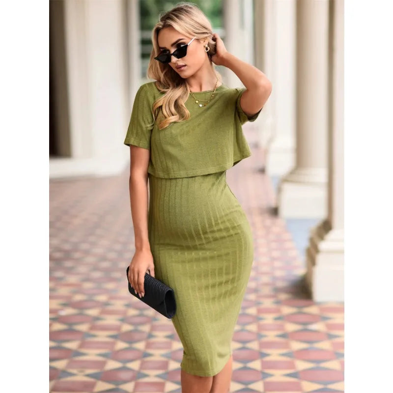 Conjunto para Gestantes Blusa Manga Curta e Saia elegante e confortável!Este conjunto proporciona conforto e estilo durante a gravidez. Feito com materiais de qualidade, se adapta ao crescimento da barriga, garantindo o bem-estar da mamãe e, claro, do bebê.