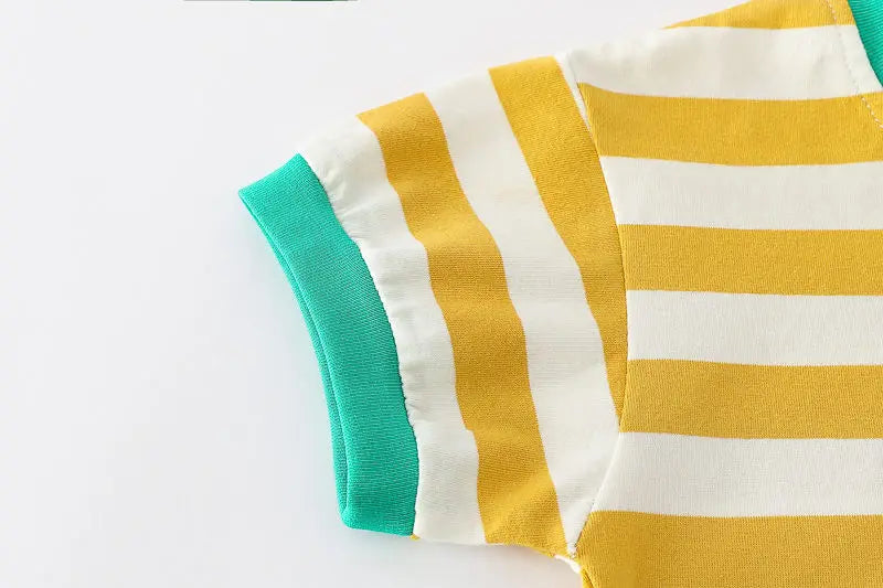 Conjunto Infantil Verão - Camiseta Foguete e Shorts Listrado (2 Peças)