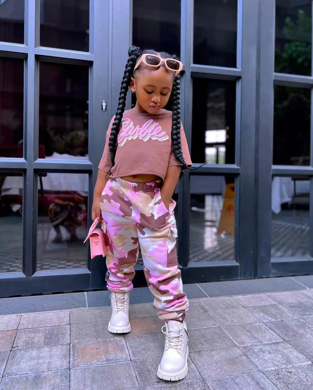 Conjunto Infantil Estiloso: Camiseta e Calça Colorida
