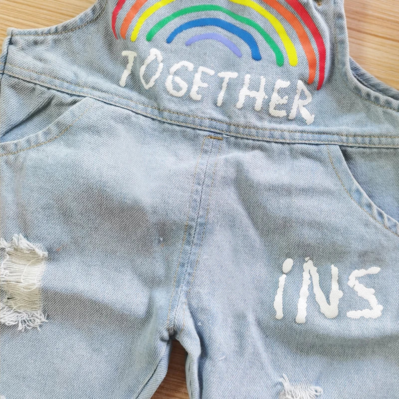 Macacão Infantil Jeans Unissex com Estampa Divertida