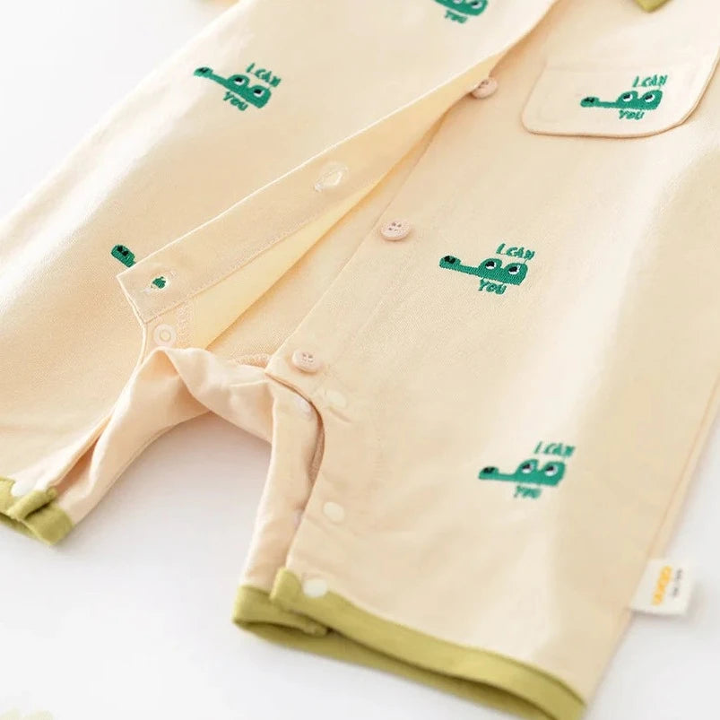 Macacão Curto com Gola