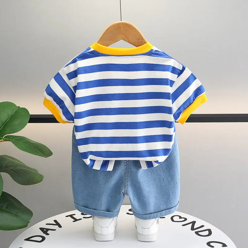 Conjunto Infantil Verão - Camiseta Foguete e Shorts Listrado (2 Peças)