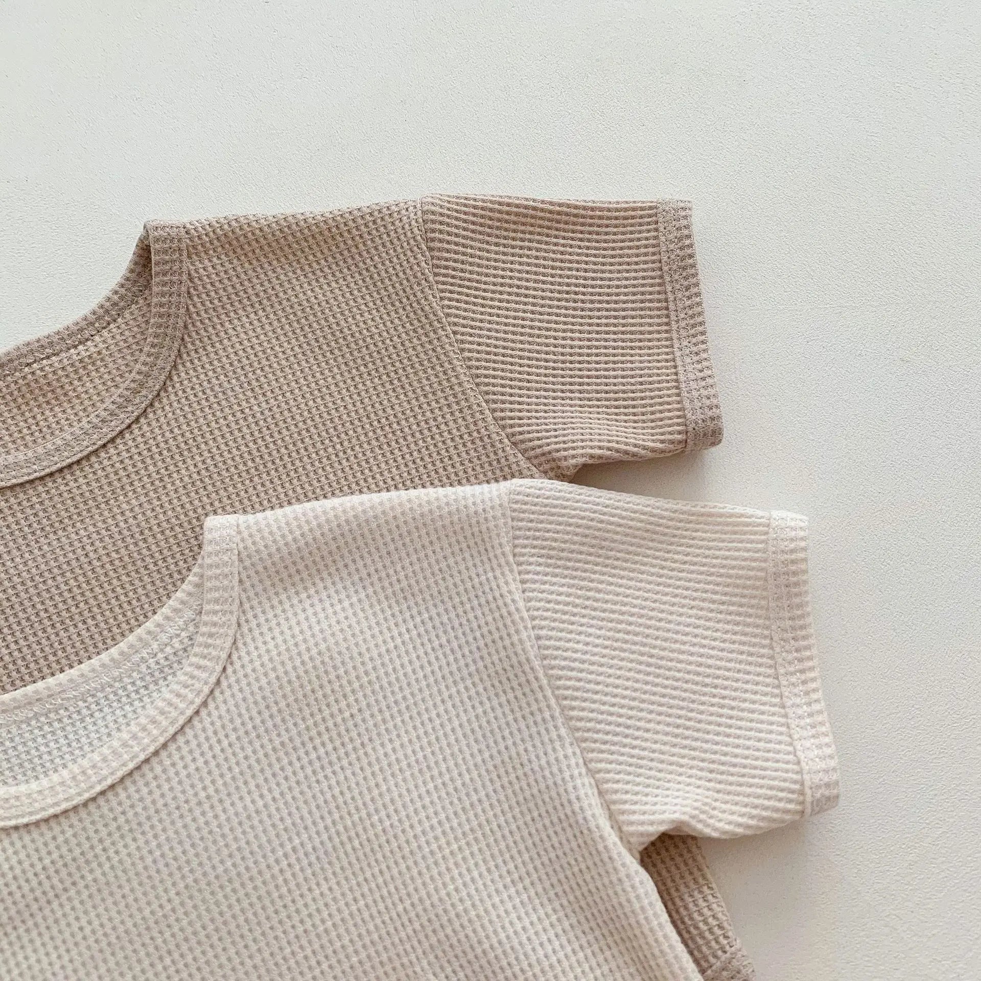 Conjunto Infantil Verão - Camiseta Waffle com Bolso e Shorts (2 Peças)