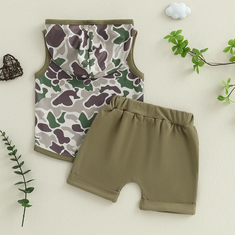 Conjunto Infantil Menino - Regata Camuflada com Capuz e Shorts com Cós Elástico