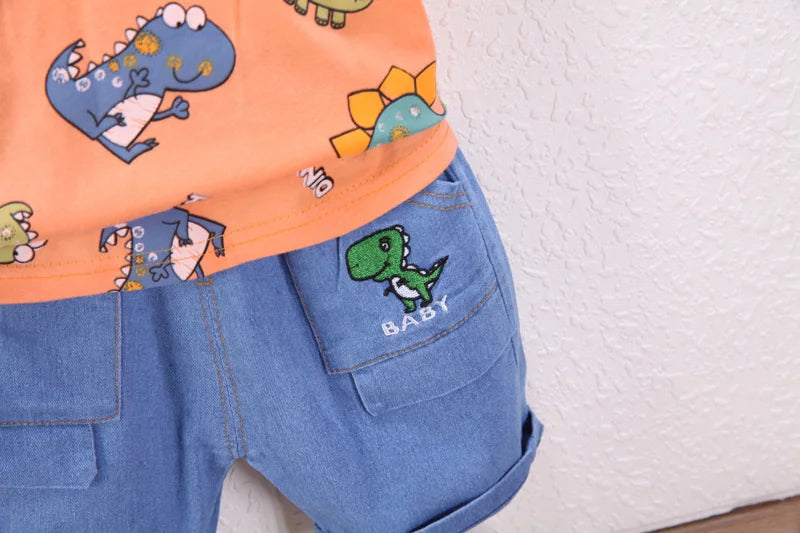 Conjunto roupa infantil dinossauros camiseta e bermuda