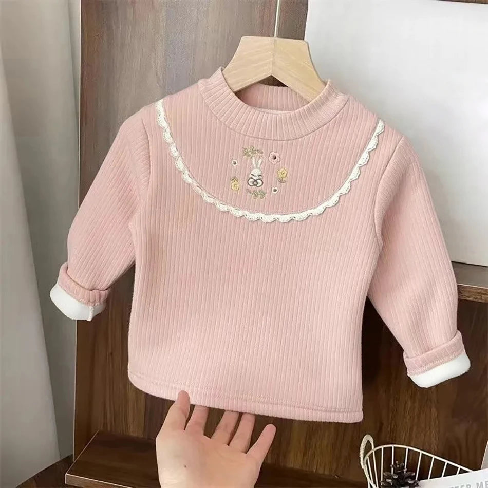 Blusa Infantil de Manga Longa em Veludo - Gola Alta com Bordado Cartoon