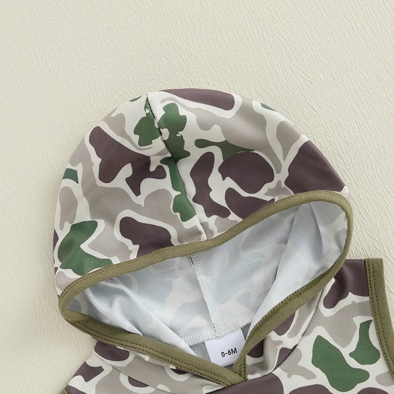 Conjunto Infantil Menino - Regata Camuflada com Capuz e Shorts com Cós Elástico