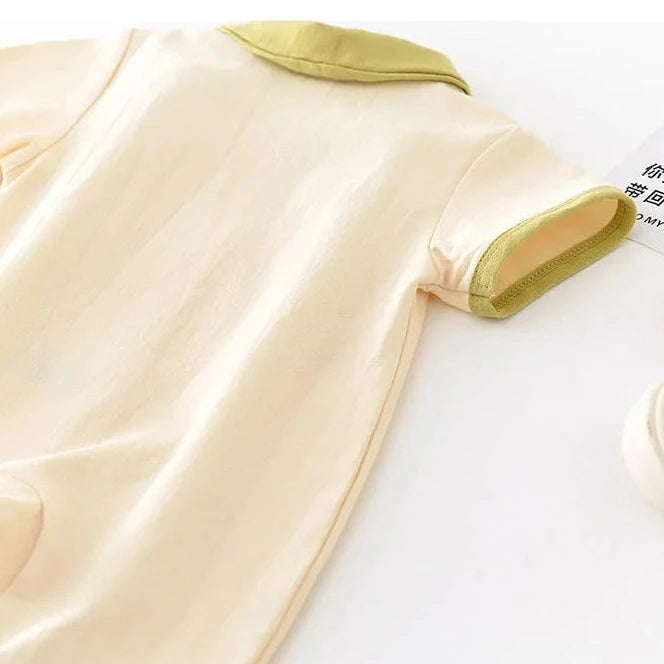 Macacão Curto com Gola