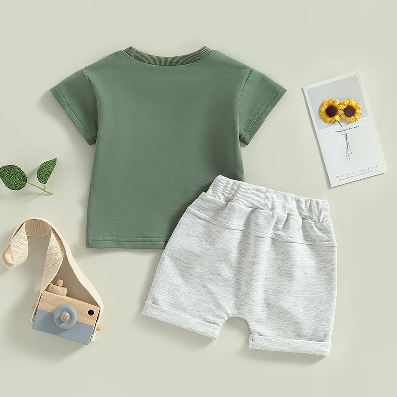 Conjunto Bebê Menino - Camiseta Mama's Boy e Shorts