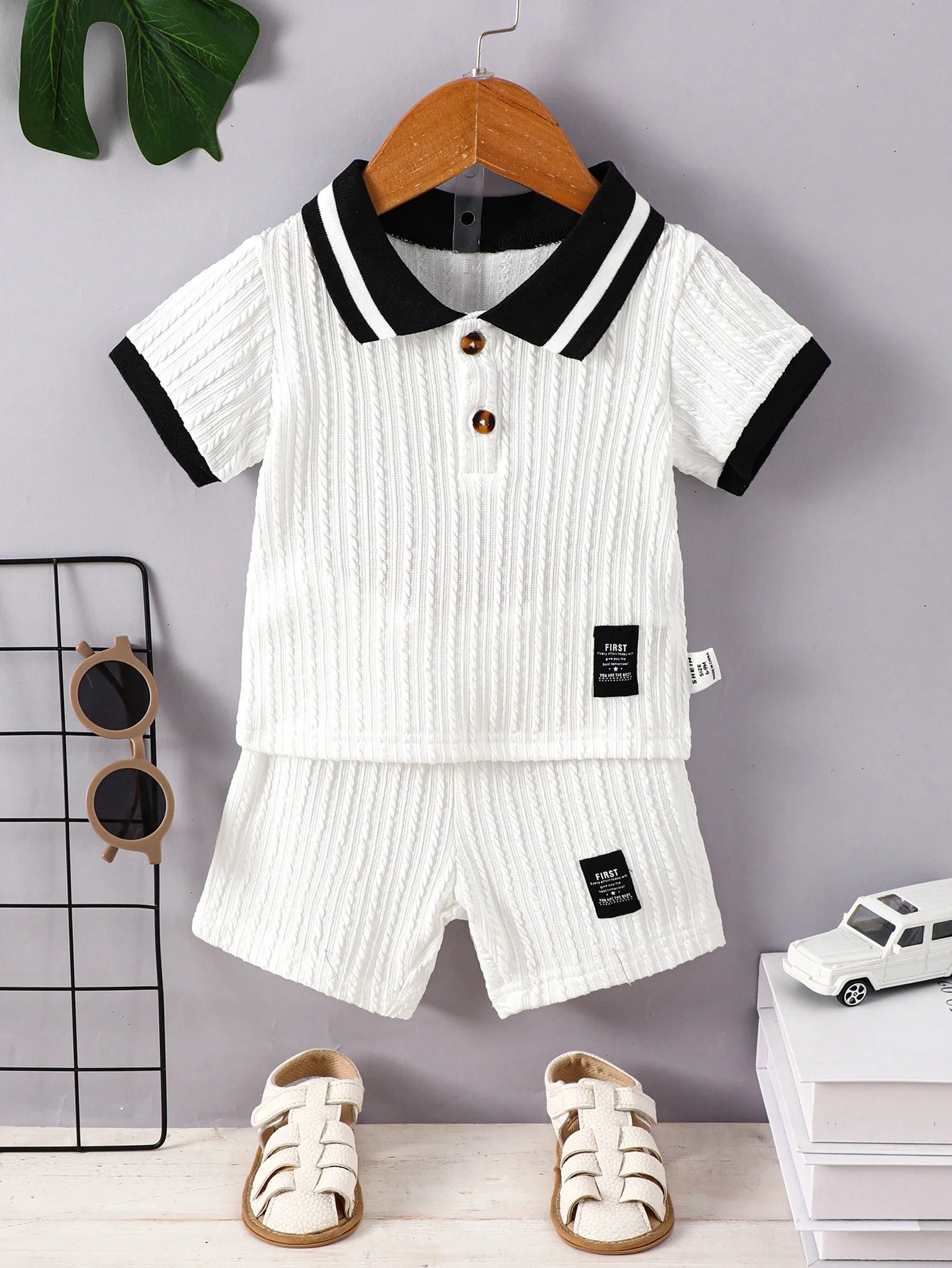 Conjunto infantil elegante para o verão. Camiseta polo e shorts confortáveis. Ideal para meninos estilosos. Frete grátis!