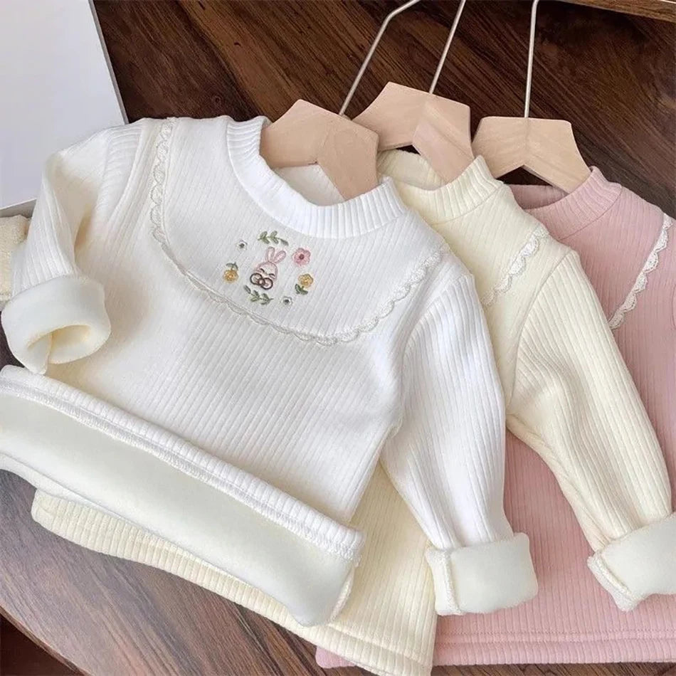 Blusa Infantil de Manga Longa em Veludo - Gola Alta com Bordado Cartoon