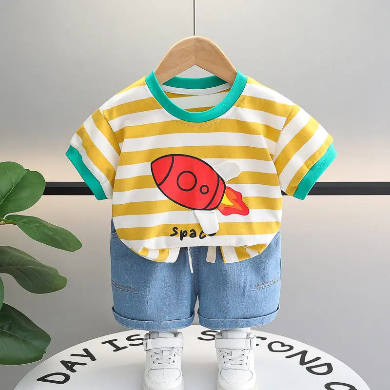 Conjunto Infantil Verão - Camiseta Foguete e Shorts Listrado (2 Peças)