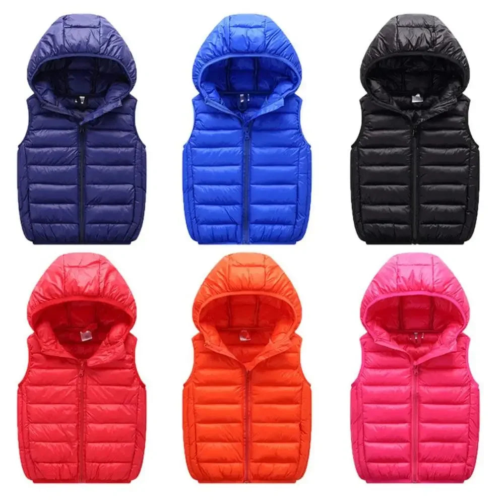 Mantenha seu filho aquecido e confortável neste inverno com nosso Colete Infantil com Capuz! Feito com materiais de alta qualidade, o capuz protege contra o frio e o vento, enquanto o colete mantém o corpo aquecido. Perfeito para brincar ao ar livre ou em dias de frio, ele é um item essencial no guarda-roupa de qualquer criança.