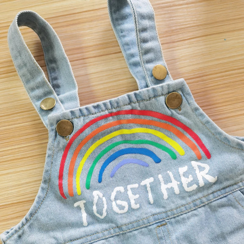 Macacão Infantil Jeans Unissex com Estampa Divertida