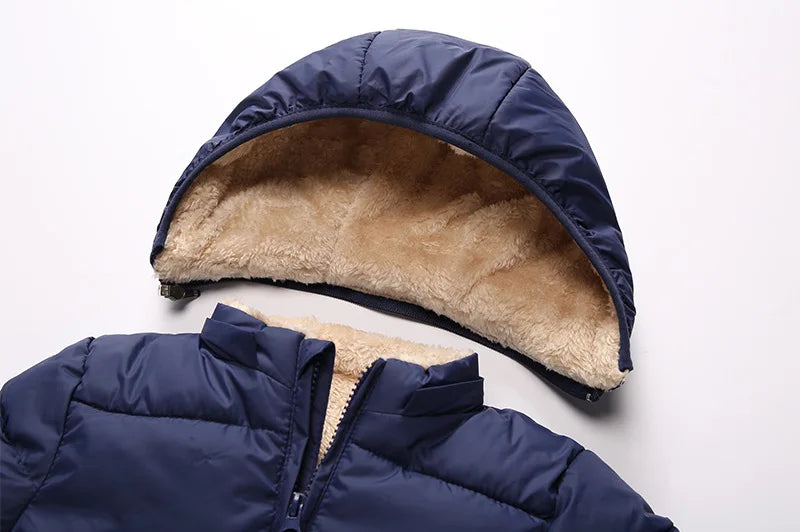 Casaco Infantil de Inverno com Capuz e Pelúcia