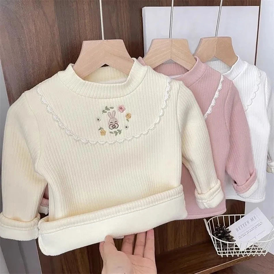 Blusa Infantil de Manga Longa em Veludo - Gola Alta com Bordado Cartoon