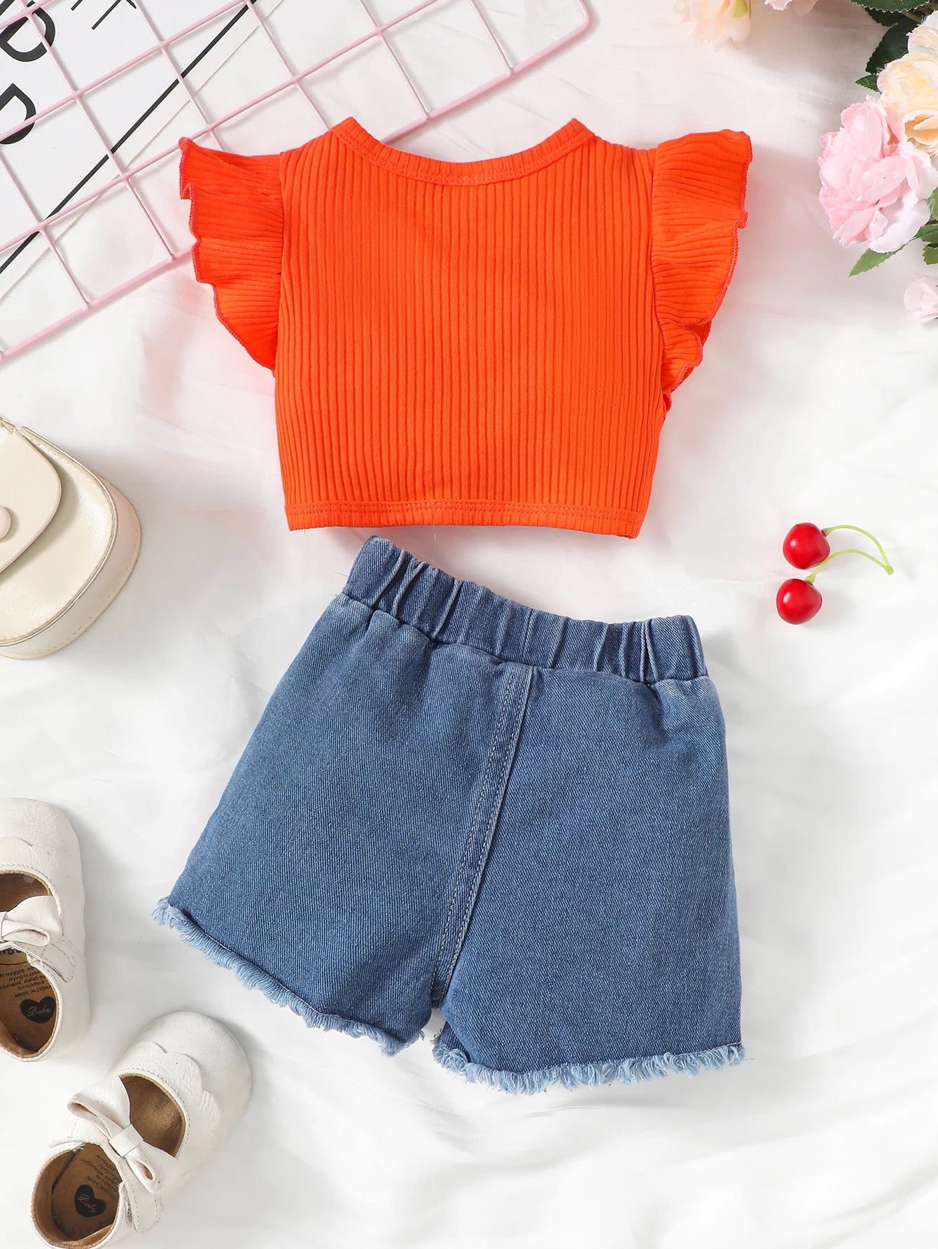 Top Infantil com Manga Voadora e Shorts Rasgados