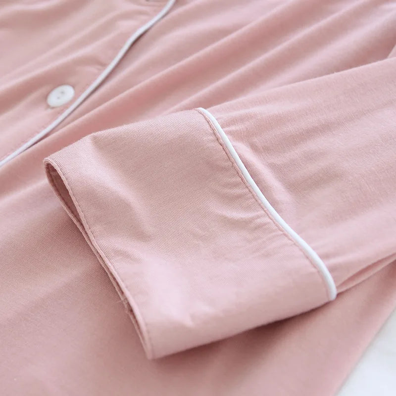 Pijama Pós Parto e Amamentação.
