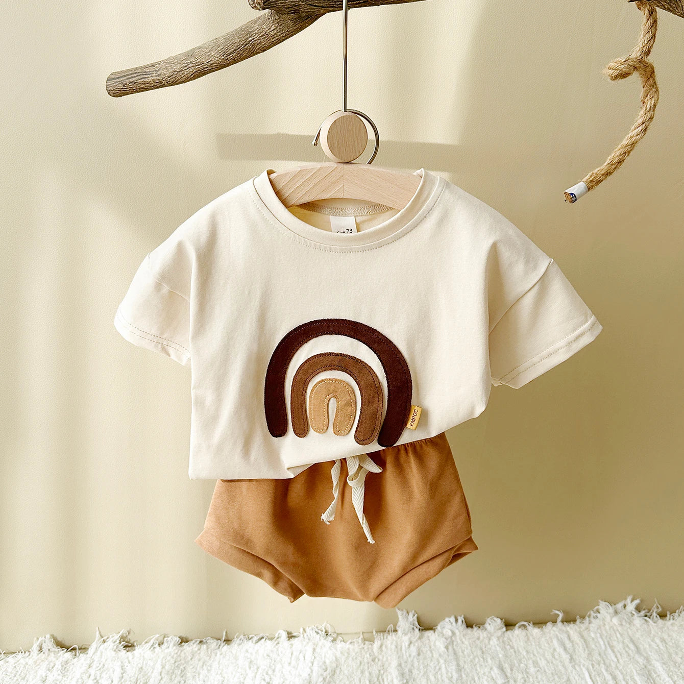 Conjunto Bebê Arco-Íris Verão - Camiseta e Shorts