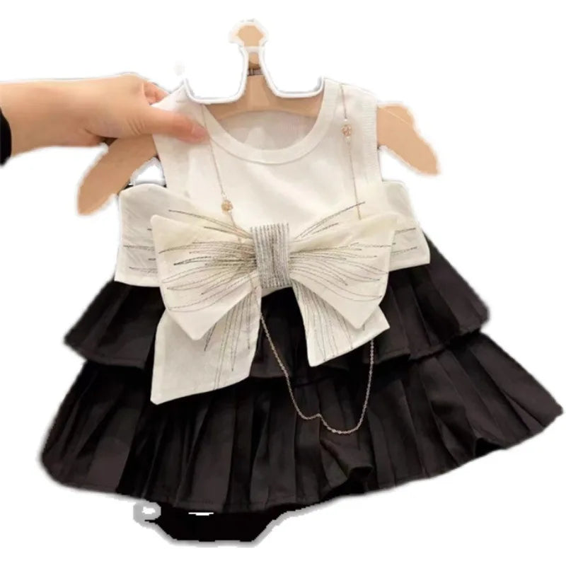 Conjunto Infantil Elegante: Colete e Saia Plissada