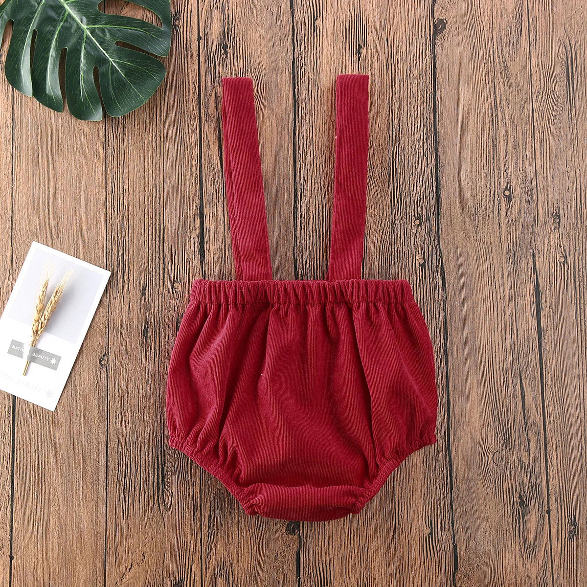 Short soft com suspensórios