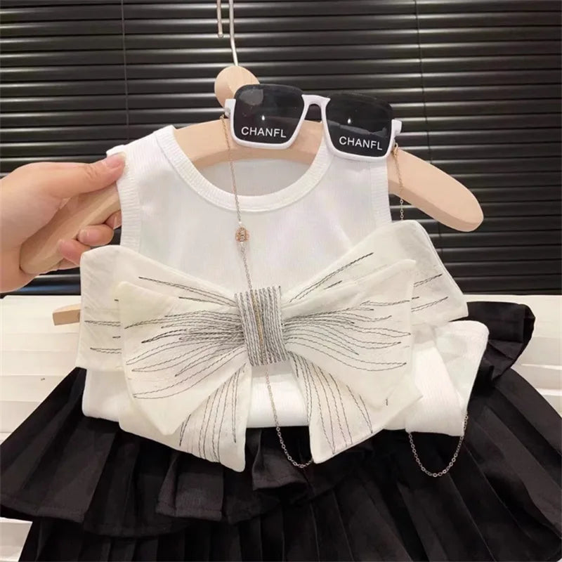 Conjunto Infantil Elegante: Colete e Saia Plissada