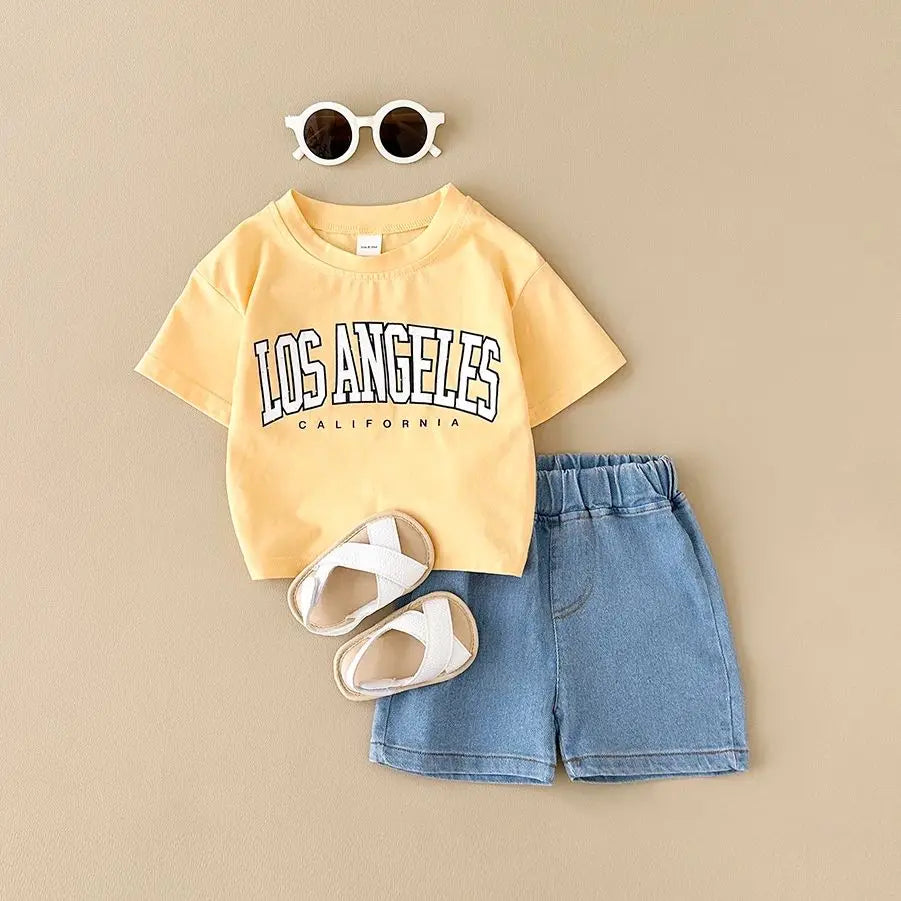 Conjunto Infantil Verão: Camiseta e Shorts Jeans