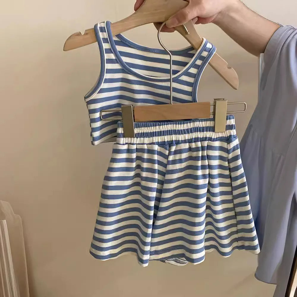 Conjunto Infantil 3 Peças: Camisa, Colete Listrado e Shorts