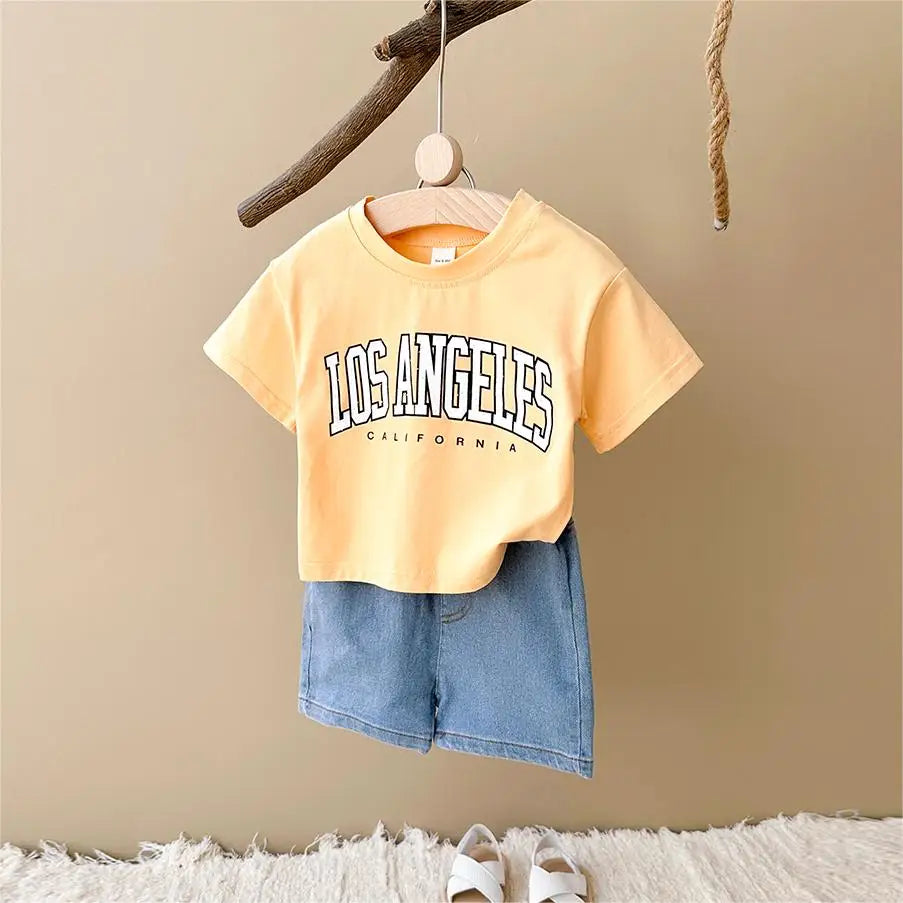 Conjunto Infantil Verão: Camiseta e Shorts Jeans