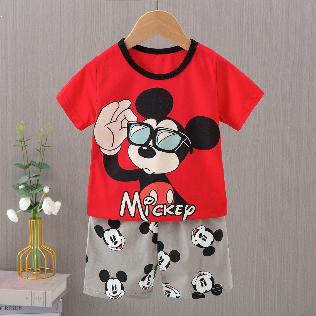 Conjunto Infantil Mickey Verão - Camiseta e Shorts