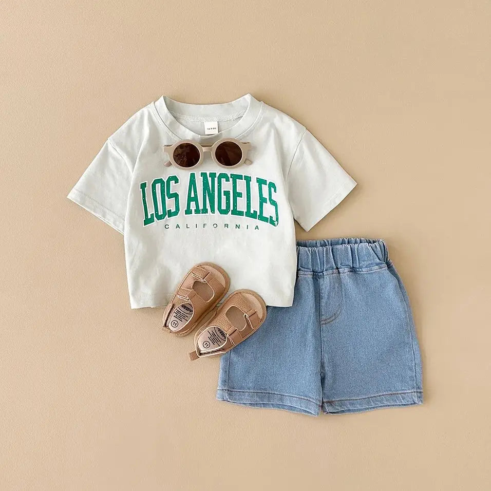 Conjunto Infantil Verão: Camiseta e Shorts Jeans